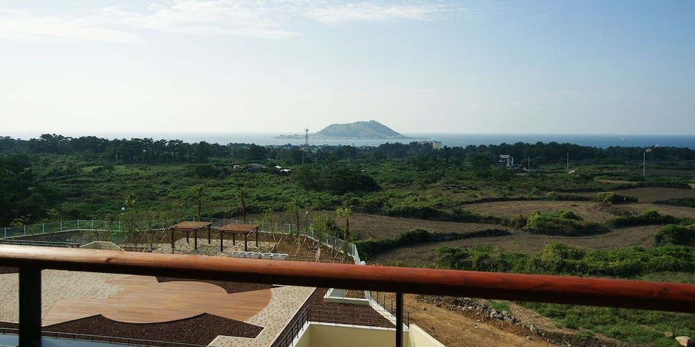 Hi Jeju Hotel 44/50