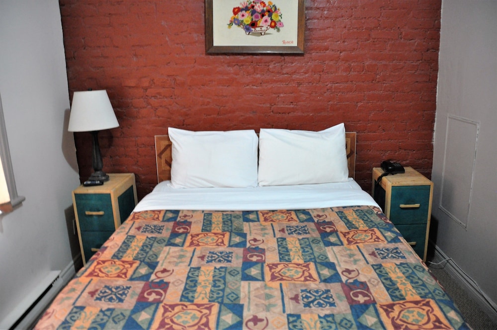 Hotel Ste-Catherine 12/30