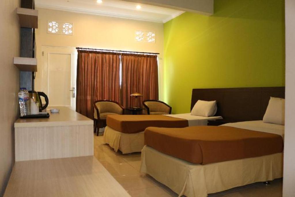 Tanjung Plaza Hotel 10/16