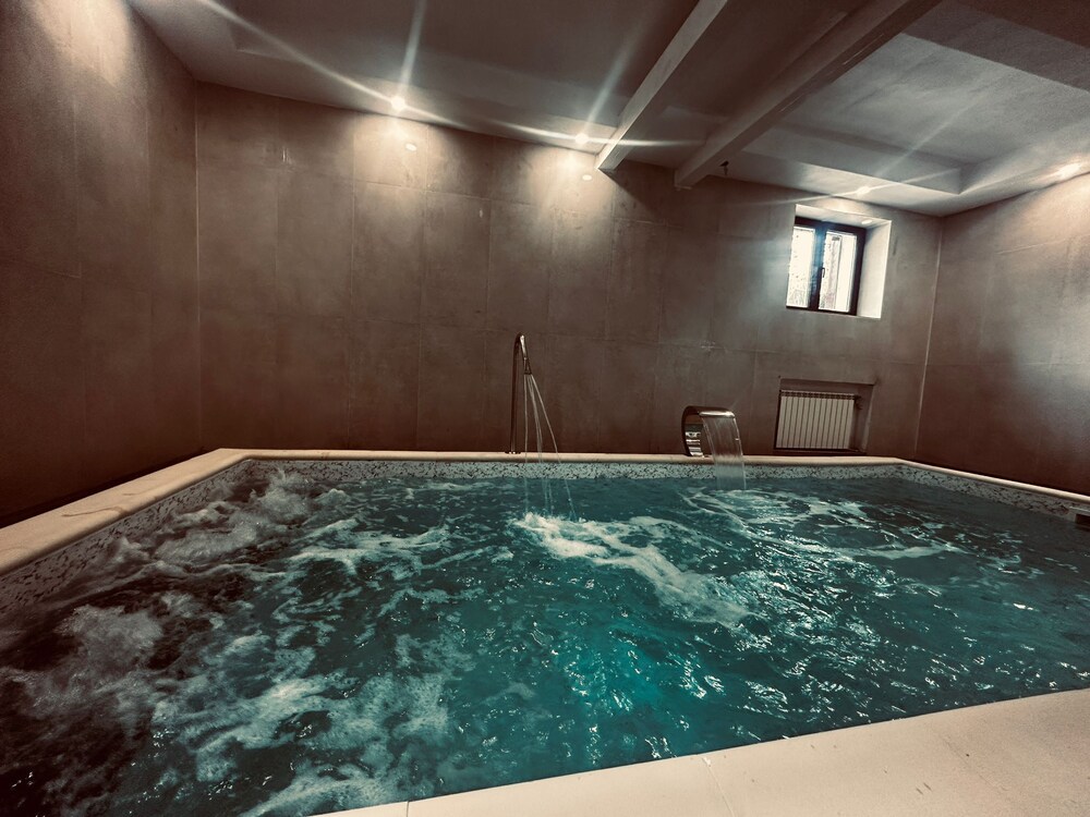 HOTEL BULEVARD PREDEAL 33/56