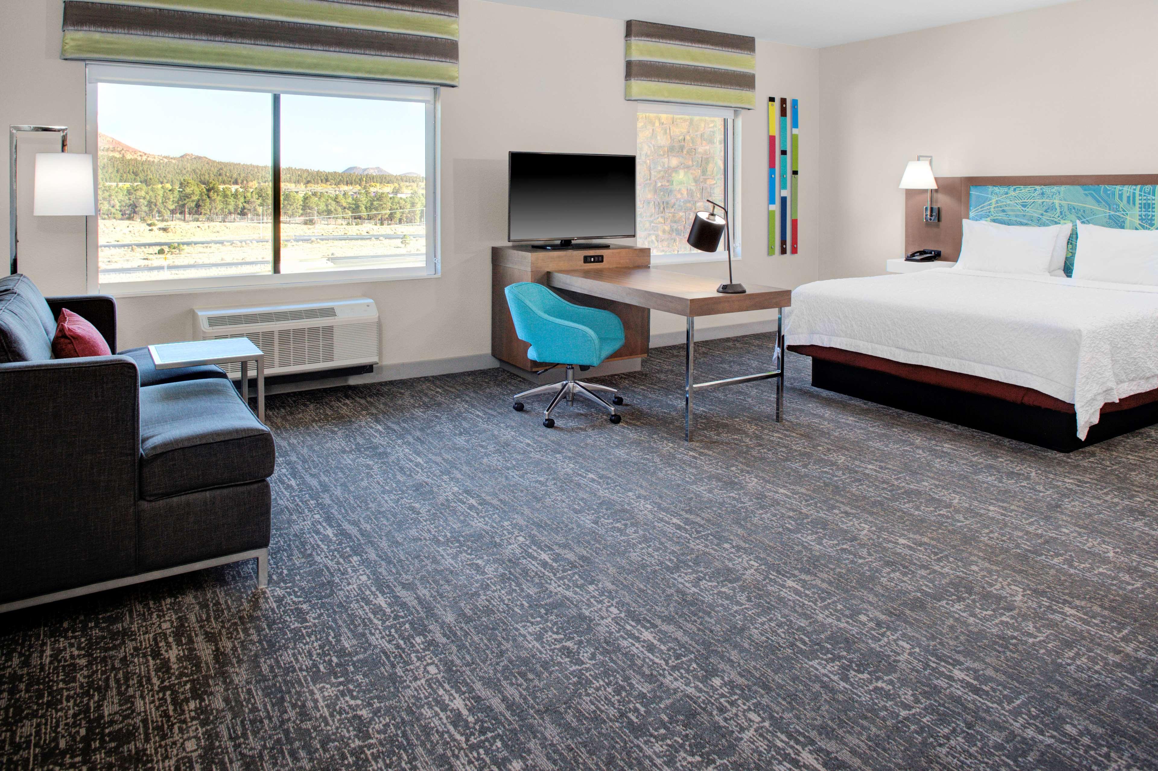 STUDIO, SUITE, KING BED
