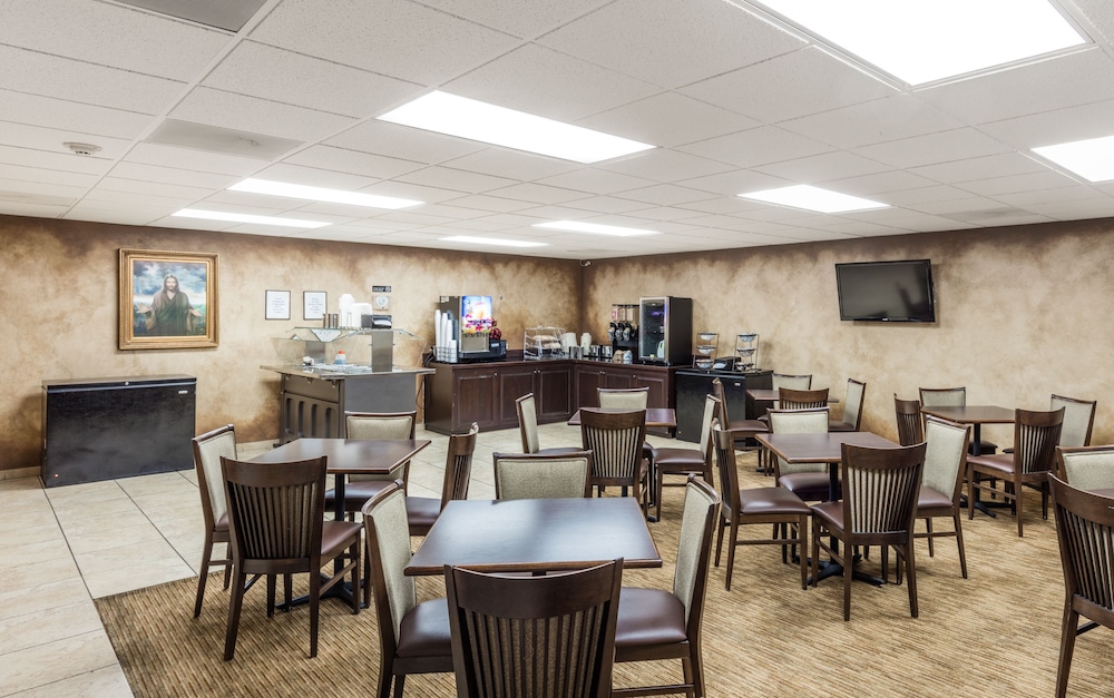 Angel Inn Near IMAX, a Travelodge by Wyndham 32/50