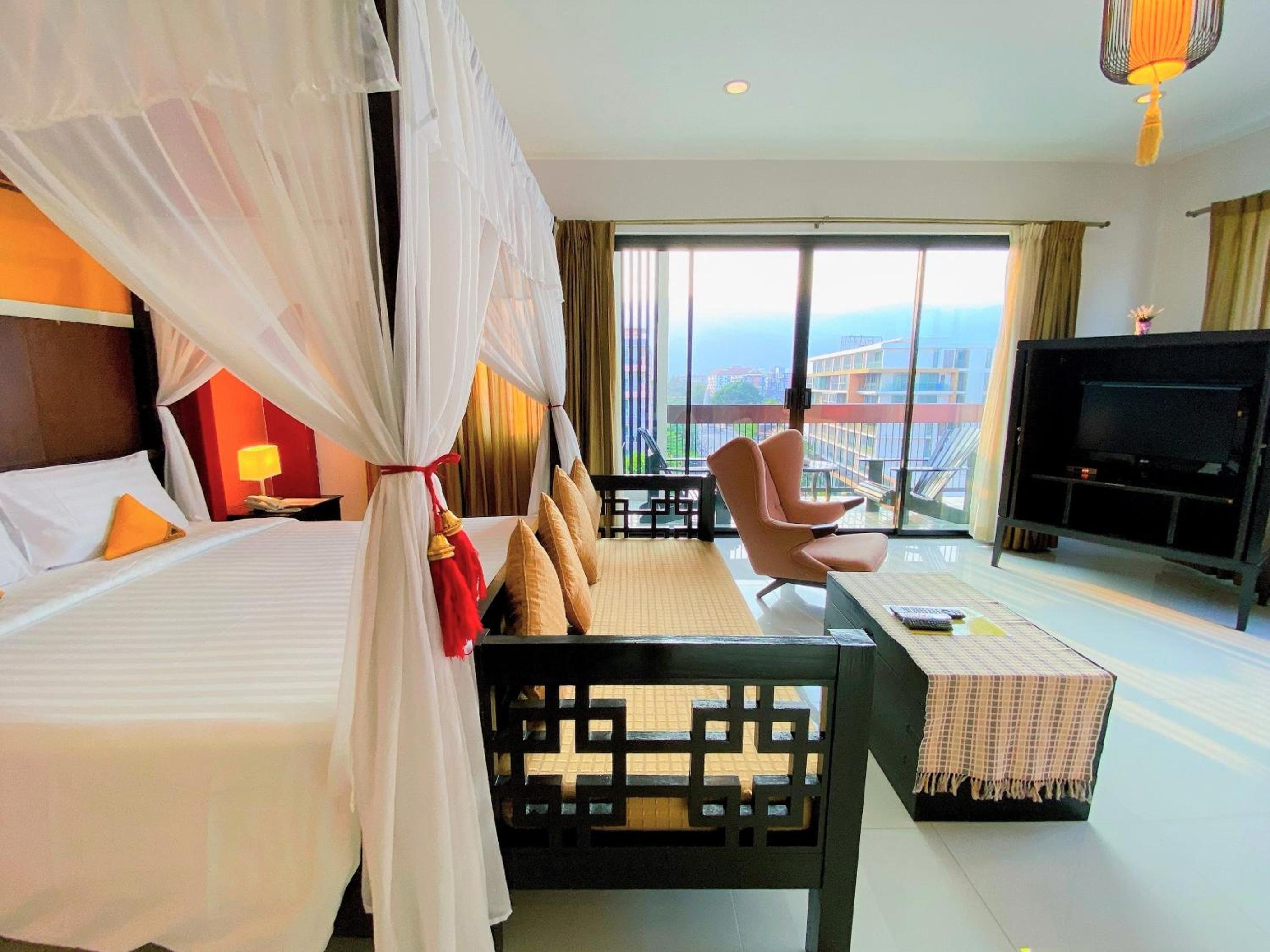 Super, Deluxe, King Bed