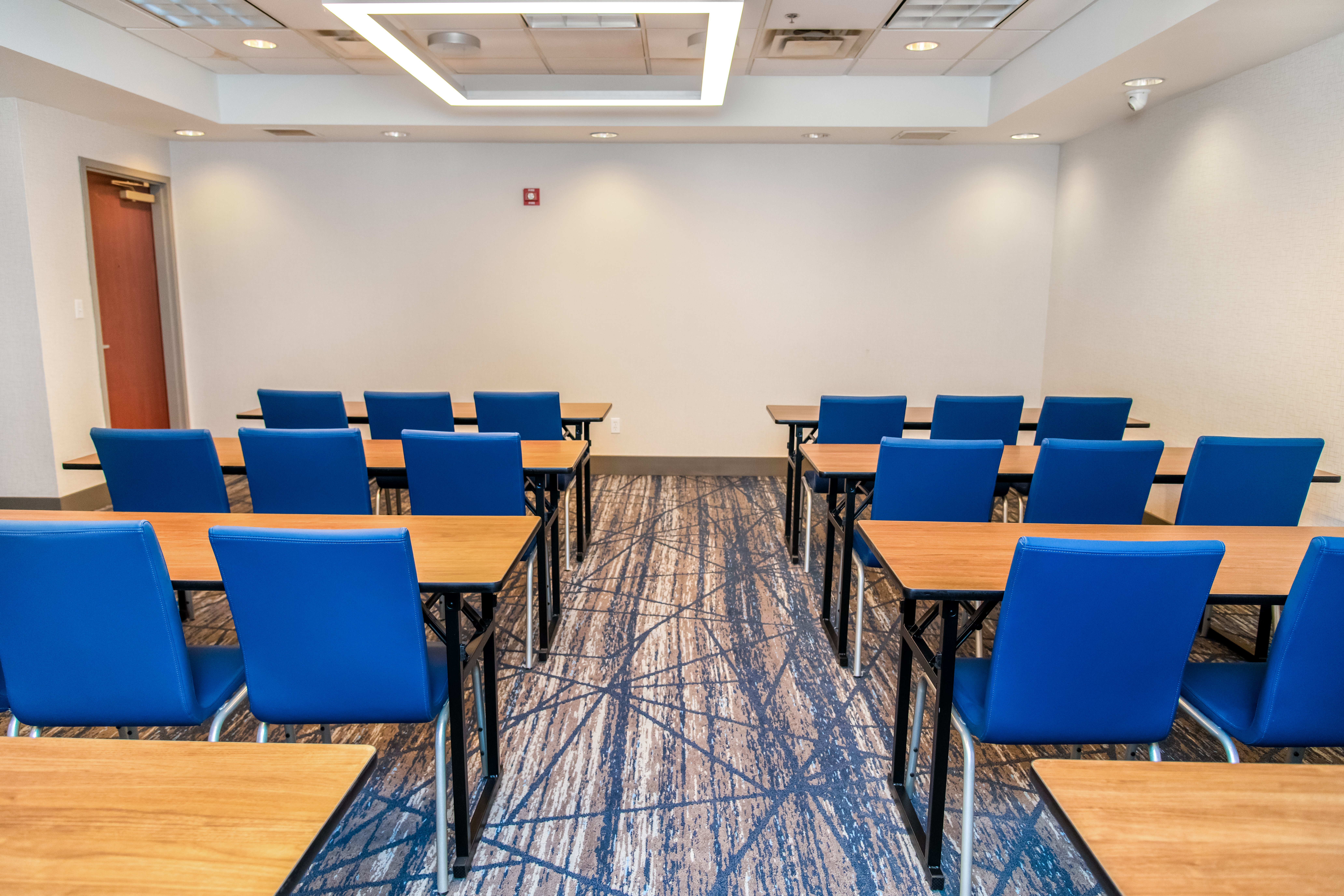 Holiday Inn Express Hotel Suites Pittsburgh South Side 61/67