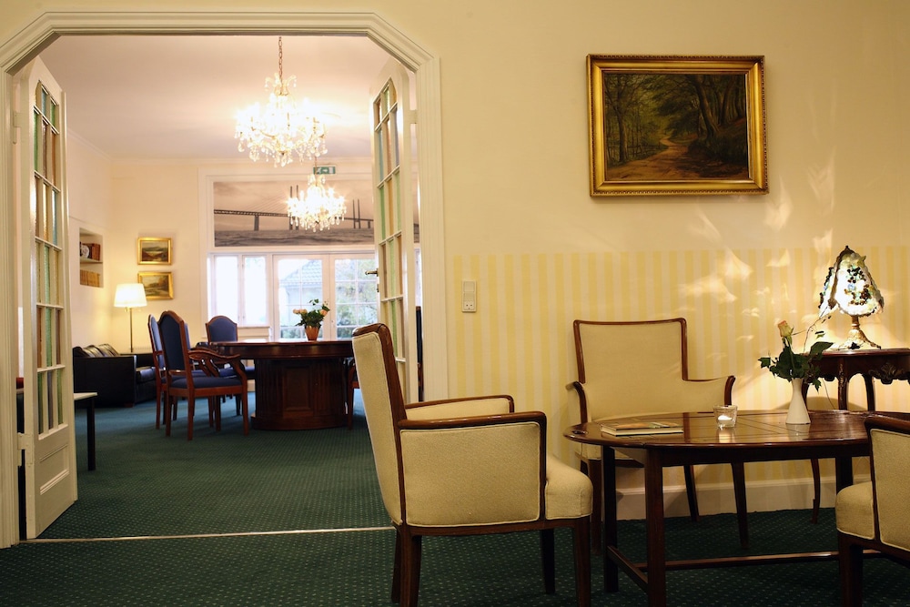 Copenhagen Airport Hotel 30/50