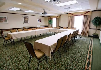 Fairfield Inn Suites Cordele 25/28