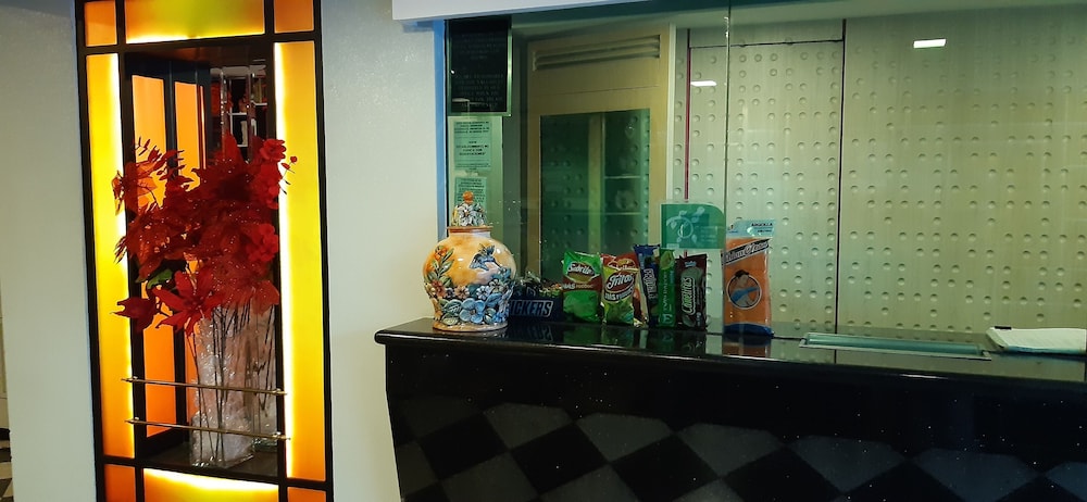Hotel Dharma 34/35