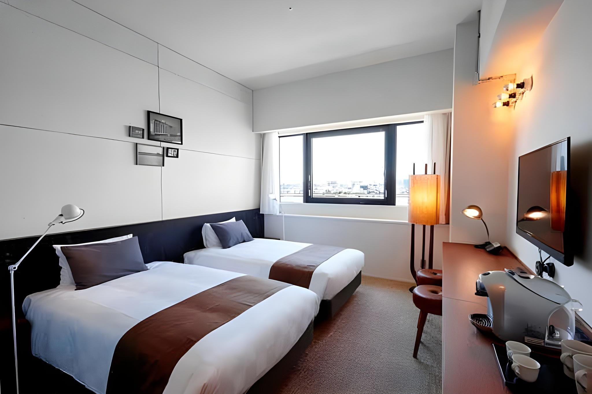 Adjoining, 2 Rooms, Standard, Twin Beds, Night View