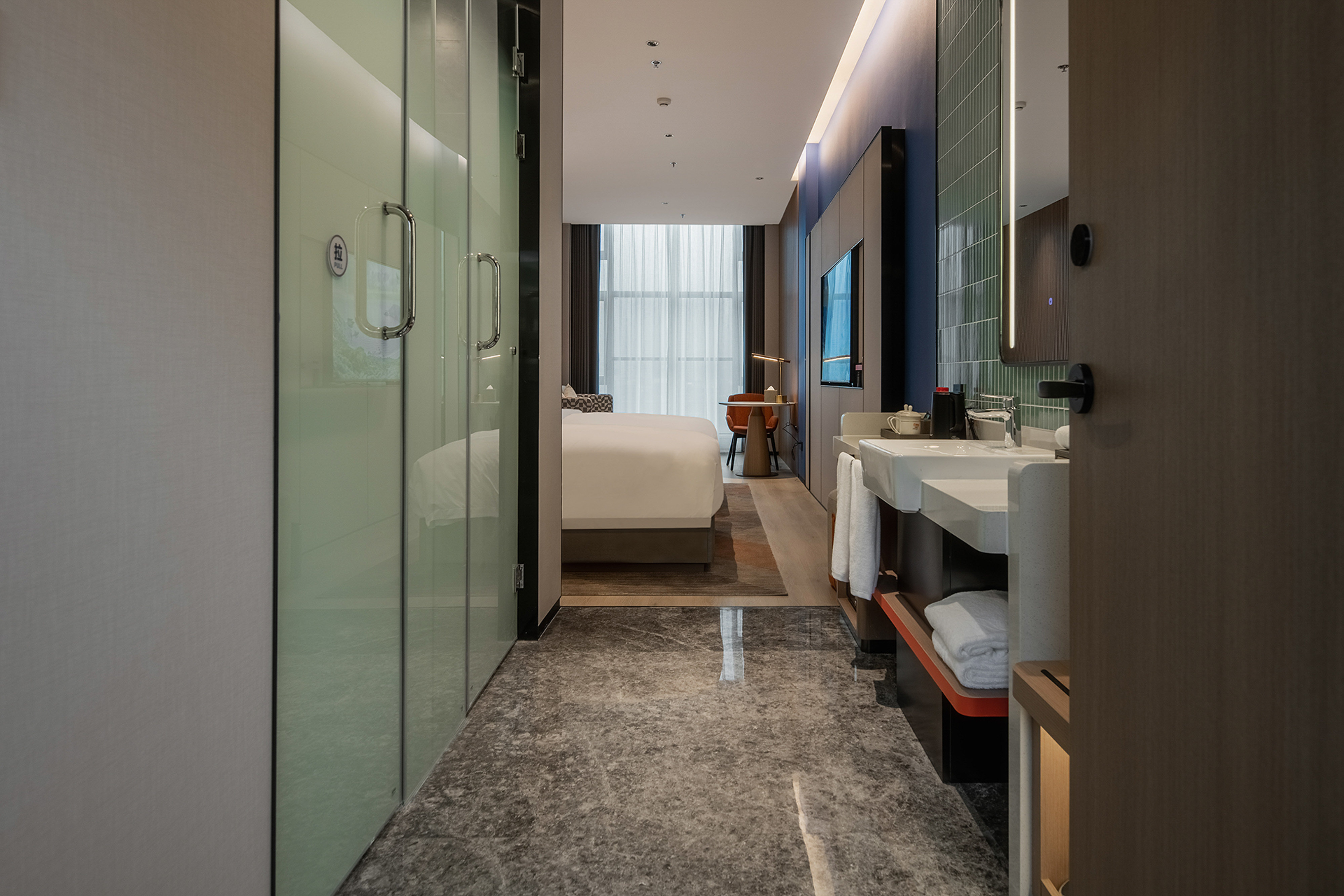 Holiday Inn Express Chongqing Nanbin Road 36/36