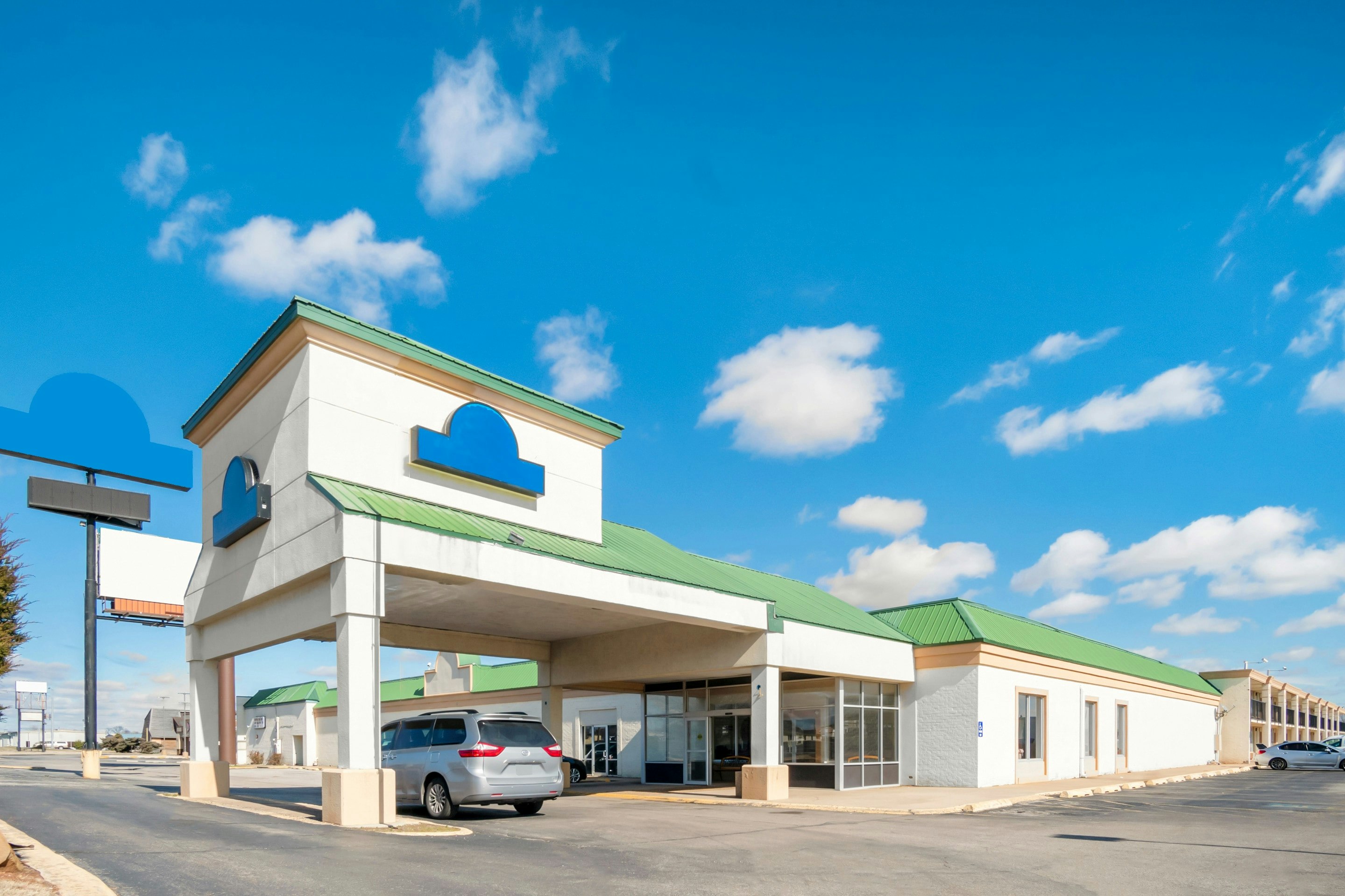 OYO Hotel Oklahoma City South I-35 and SE 29th 34/40