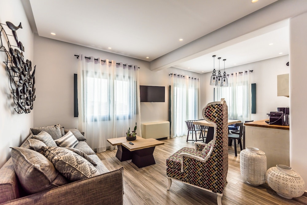 Portes Mykonos Suites And Villas 44/77