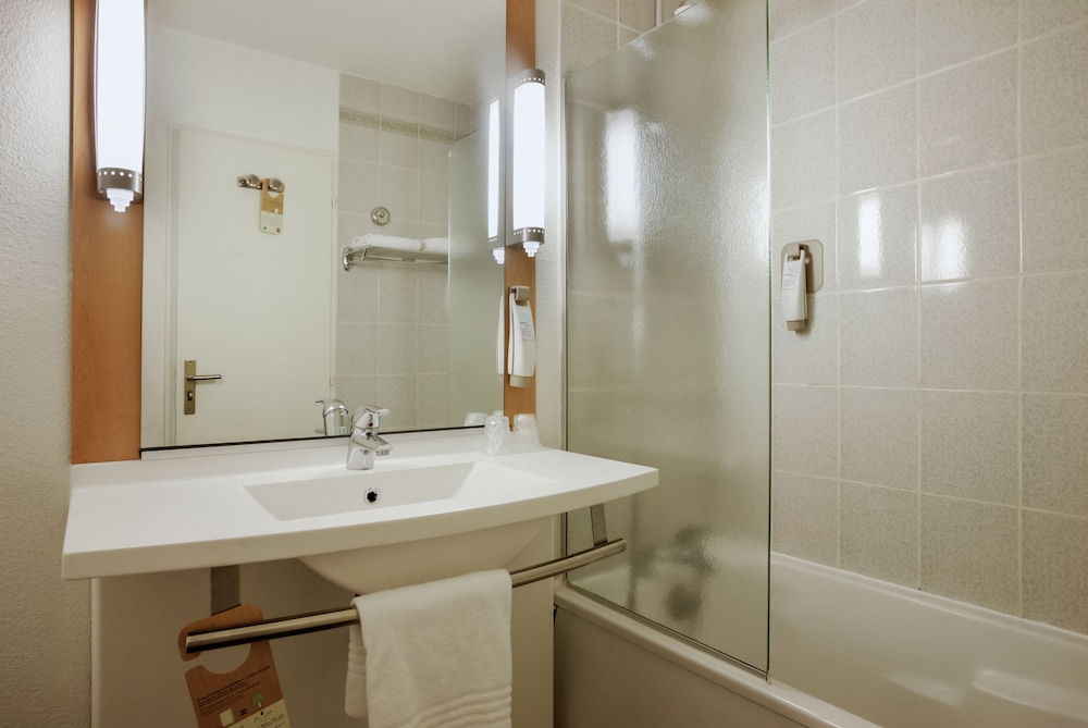 Ibis Le Havre Centre 74/74