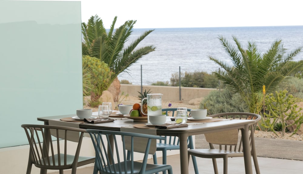 Nivaria Beach Apartments and Villas 46/66