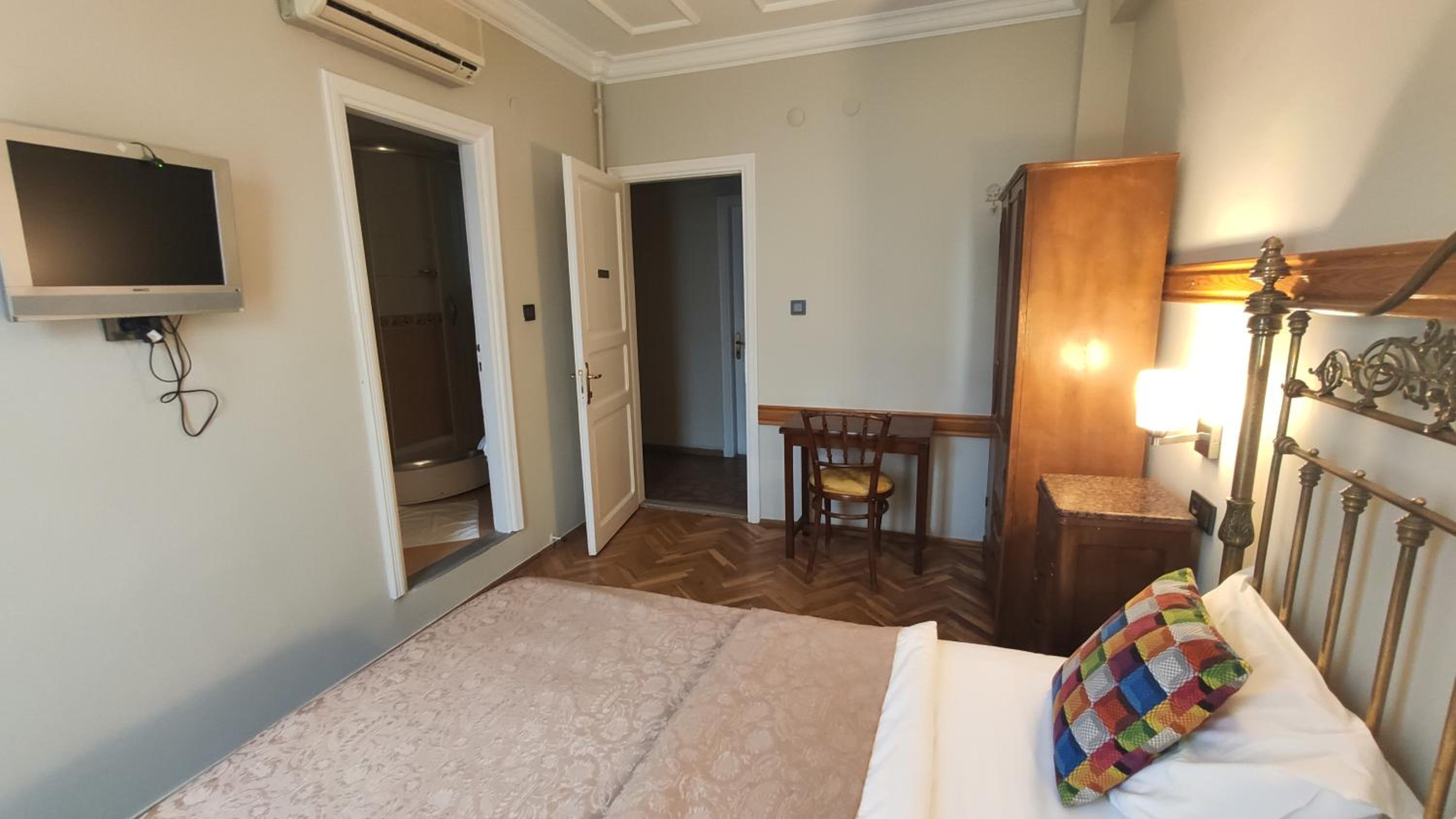 Budget, Double Bed
