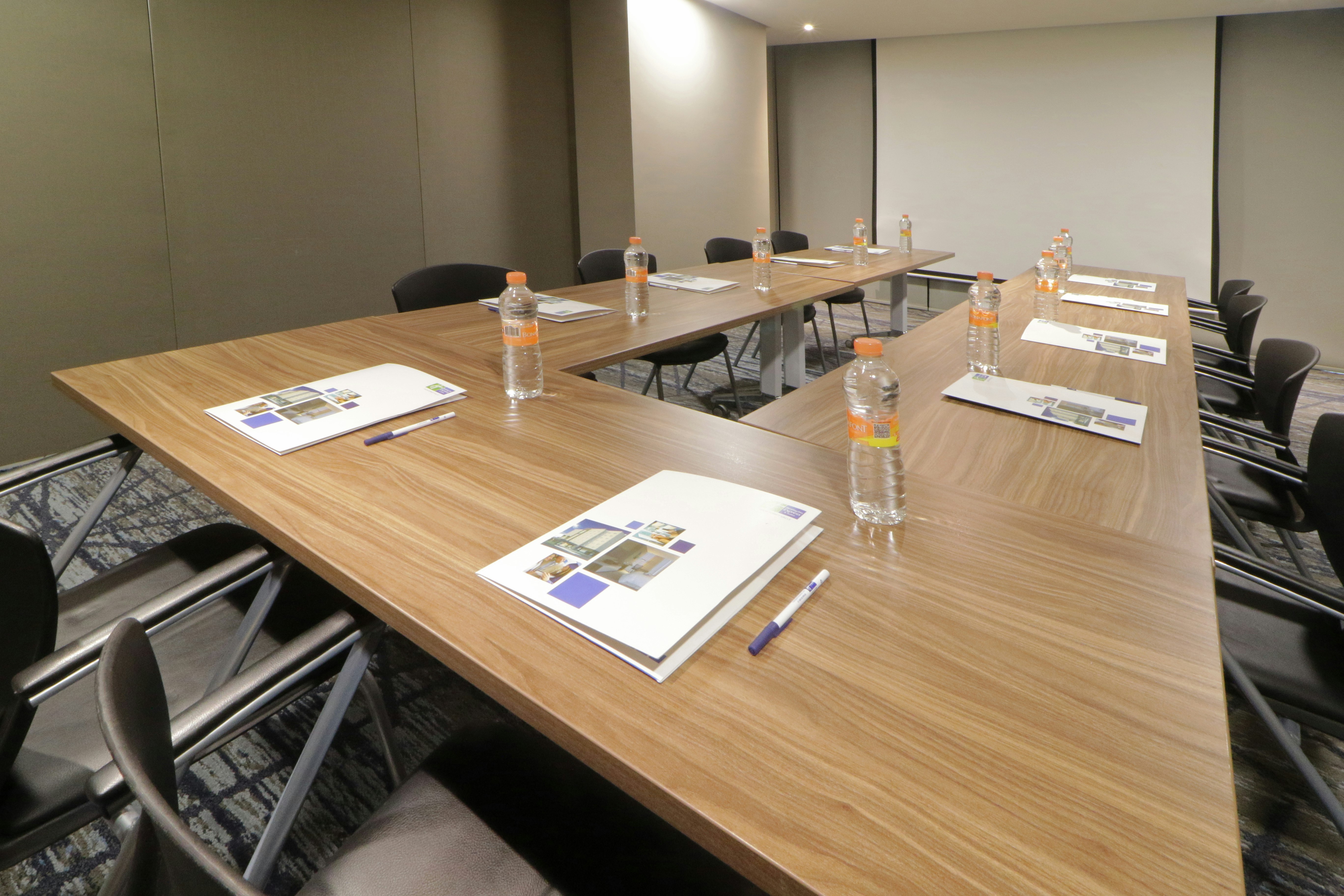 Holiday Inn Express Suites Monterrey Valle 66/74
