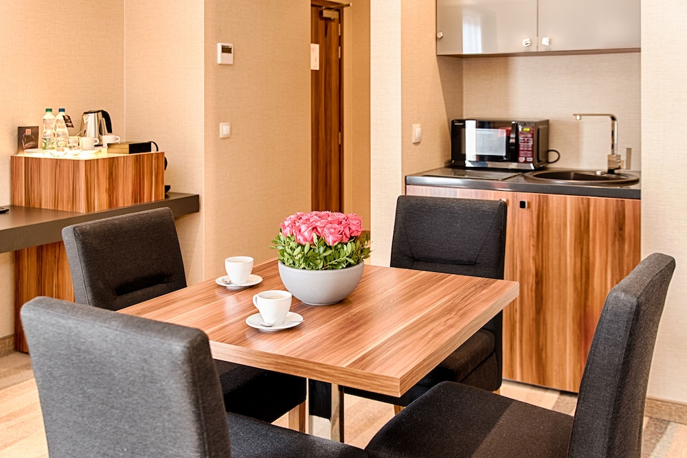 Warsaw Plaza Hotel 29/33