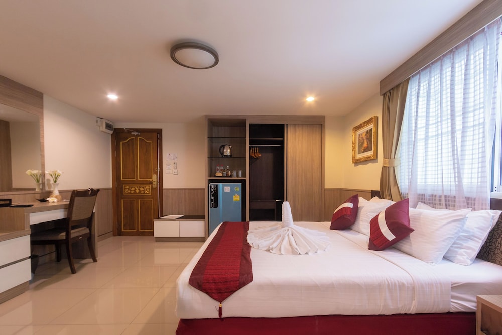 DELUXE, DOUBLE BED