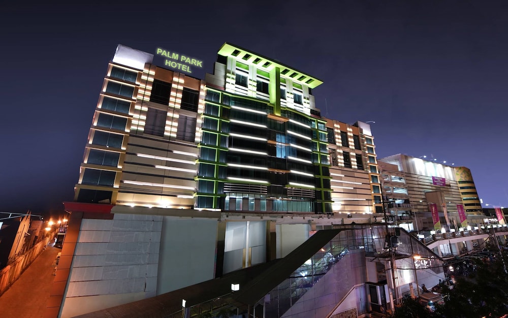 Palm Park Hotel Surabaya photo3