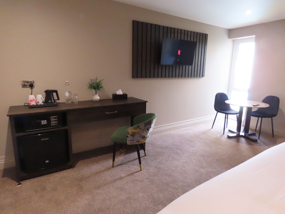 Hillgrove Hotel 41/49