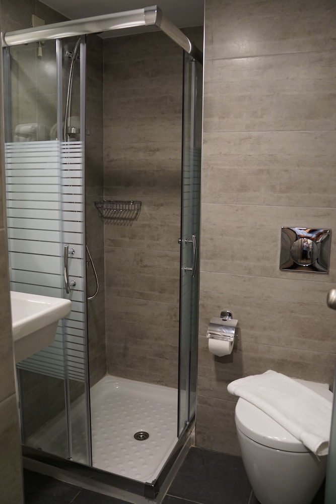 Piraeus Port Hotel 16/34