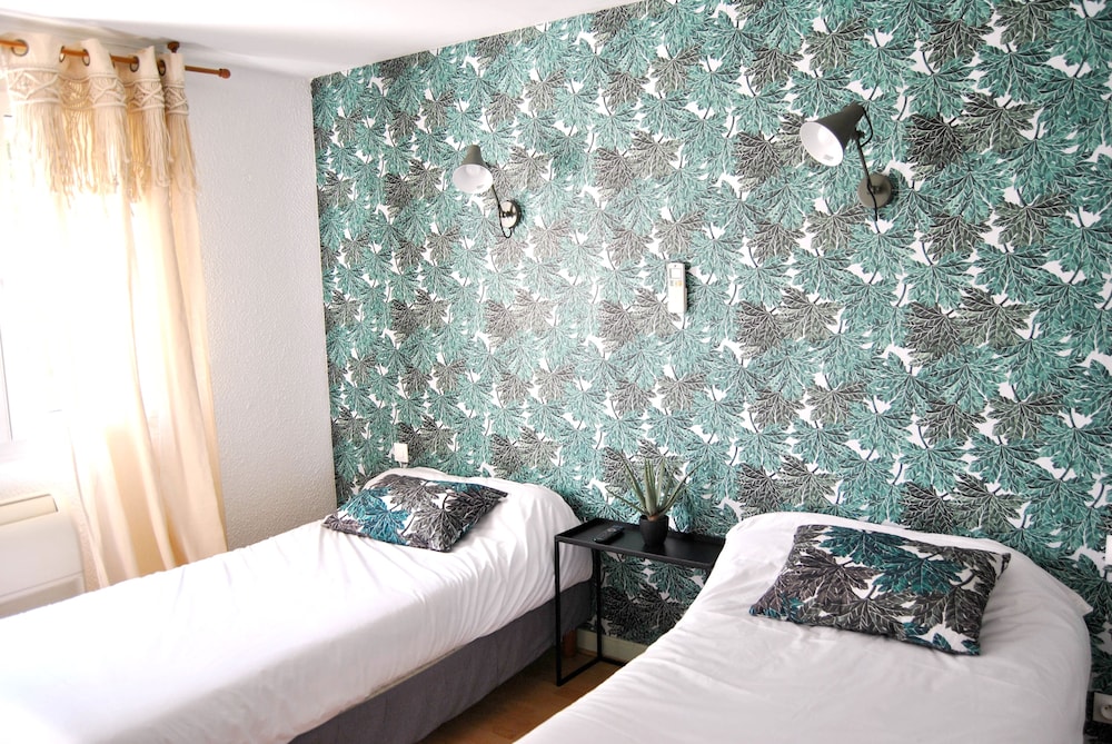 HOTEL LE THUROT 16/50