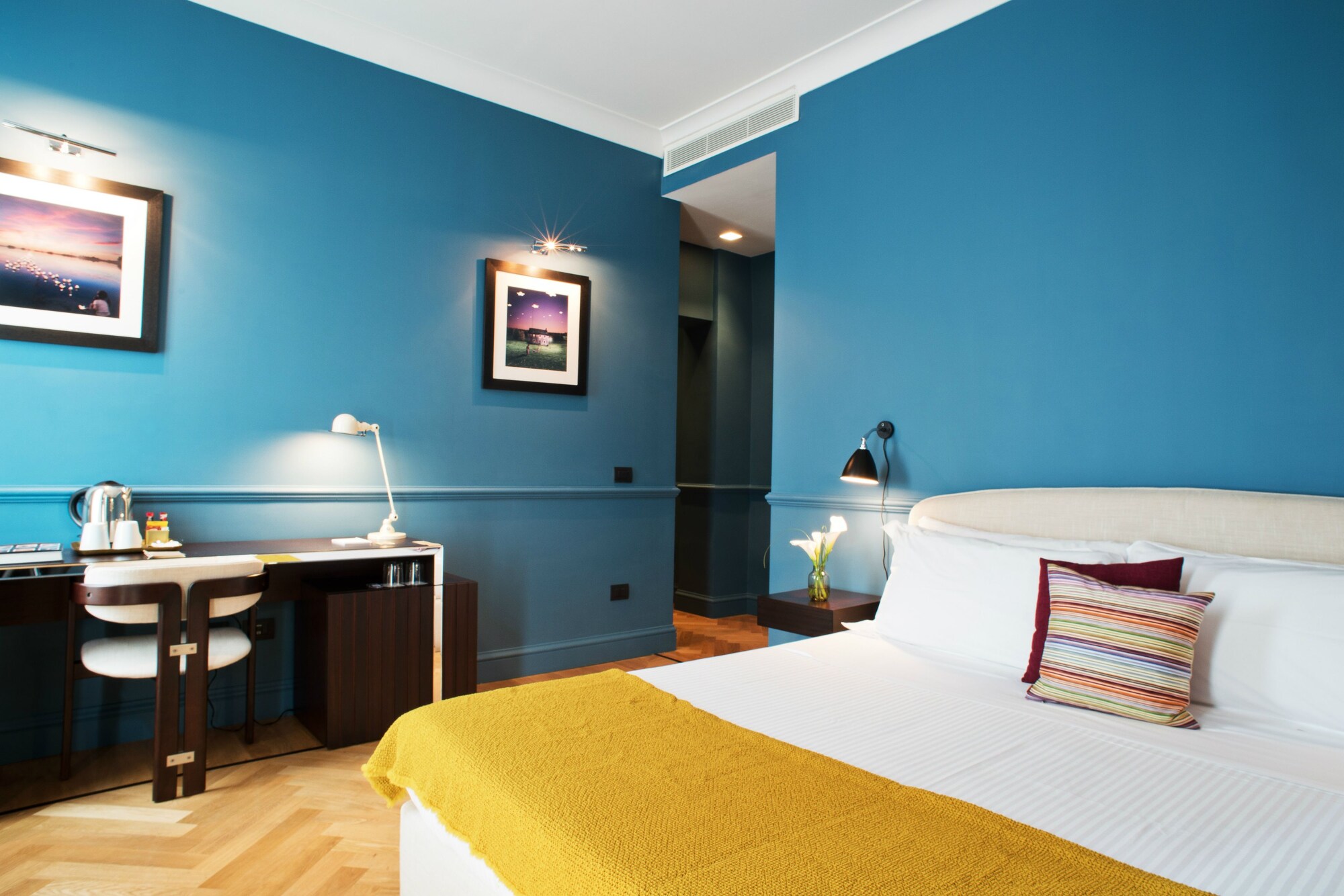 DELUXE, DOUBLE BED