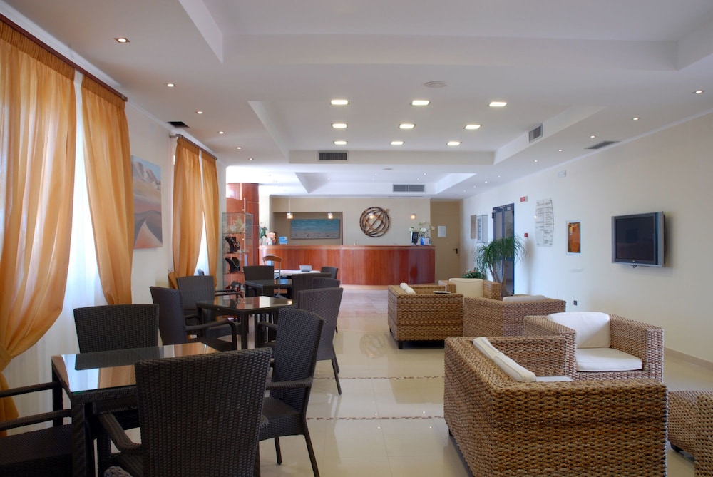 Tichos Greenblu Hotel 48/63