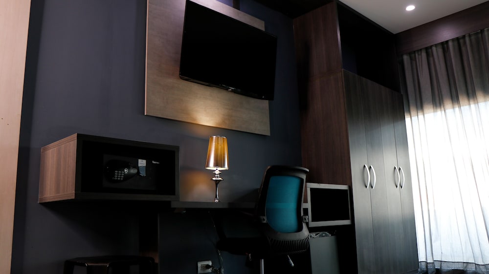 HOTEL BLUE CONCEPT 62/65
