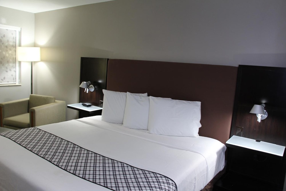 Westbridge Inn & Suites Carrollton 7/18