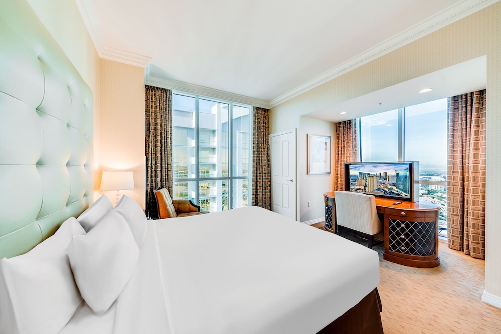 Jet Luxury Resorts @ The Signature Condo Hotel 13/69