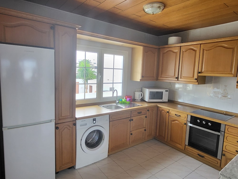 Gueldera Apartments 8/50