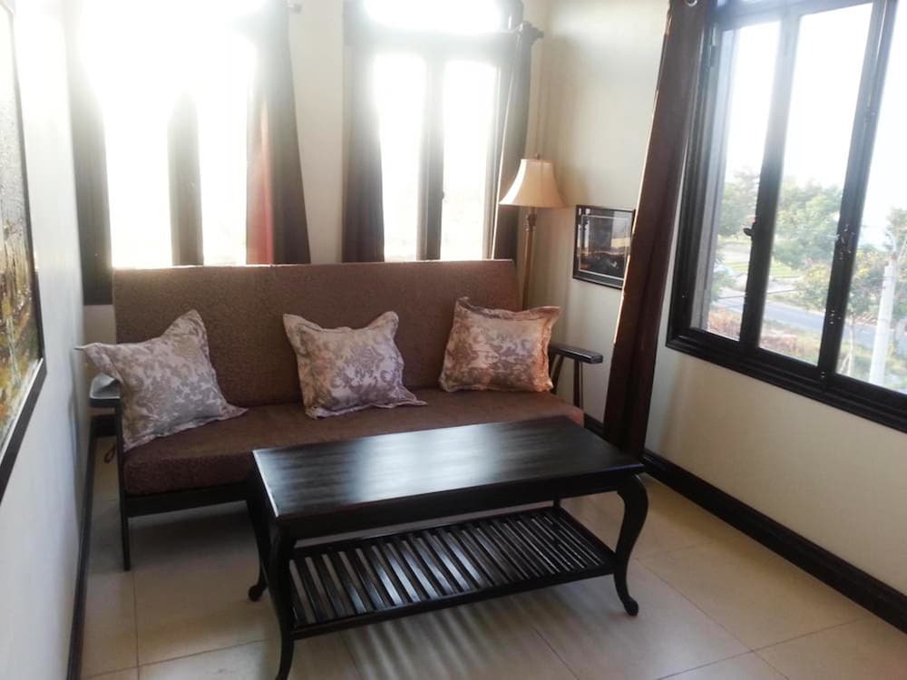 Hamilton Oceanview Villa 9/20
