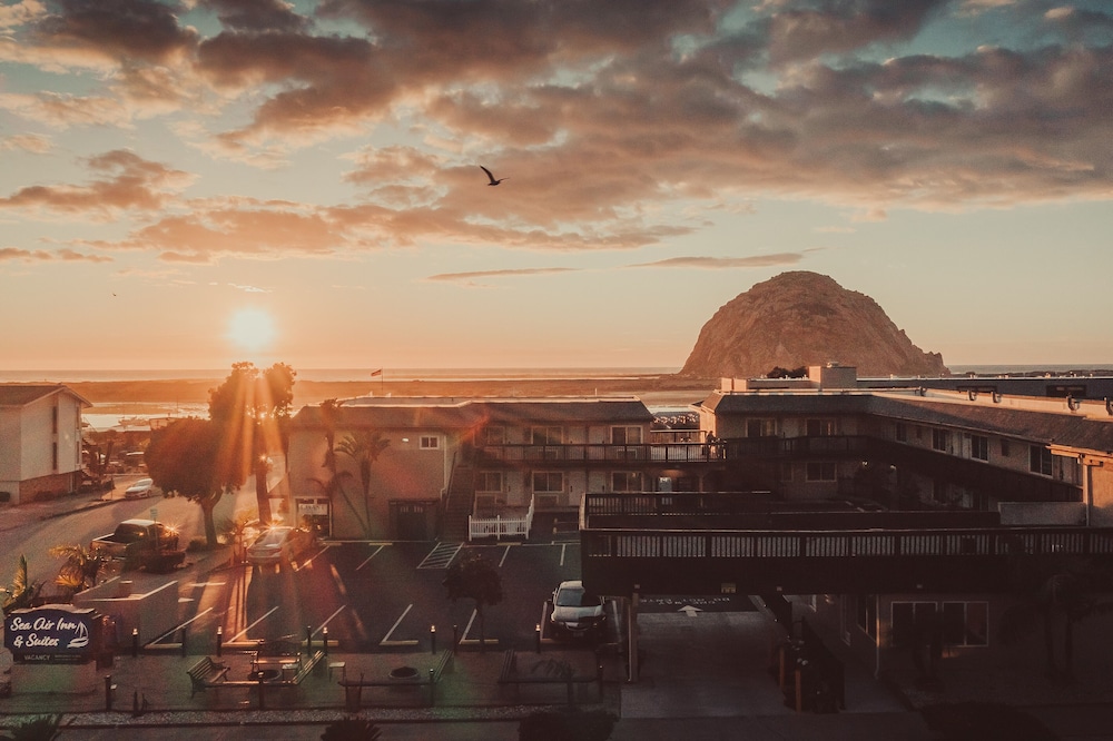 Sea Air Inn and Suites Downtown Morro Bay 40/50