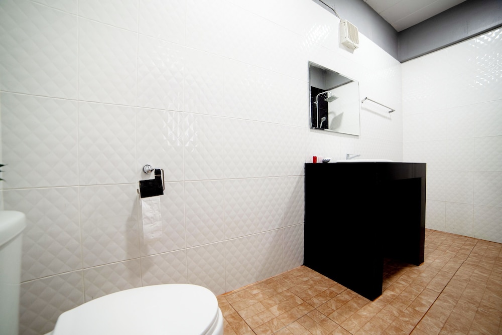 OYO 465 Krung Kao Traveller Lodge 37/37