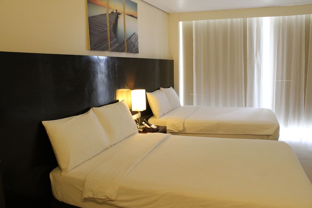 Ocean Suites Boutique Hotel 16/66