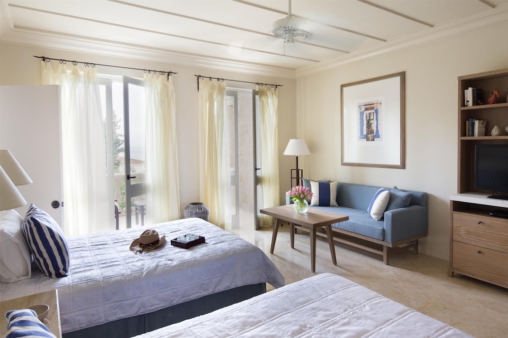 Connecting, Junior Suite, Family, Studio, King Bed, Garden and Pool View, Sea View
