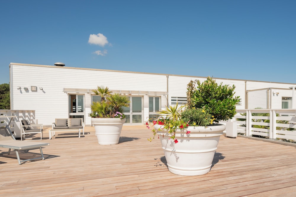 Terme Beach Resort 12/72