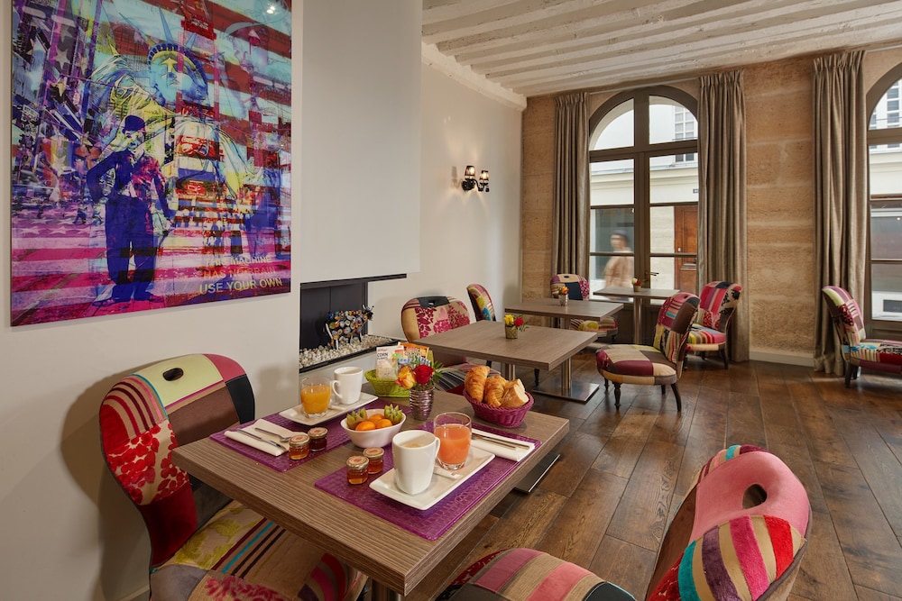 Hotel de Notre Dame Maitre Albert 46/65