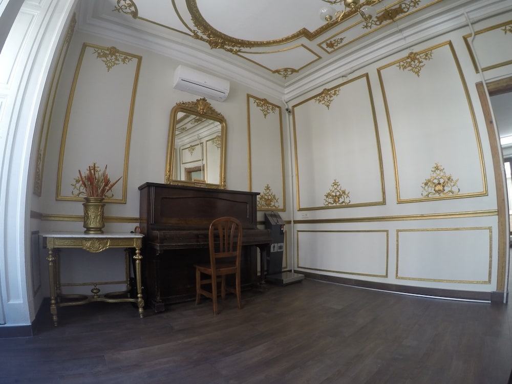 Hostal El Pilar 8/68