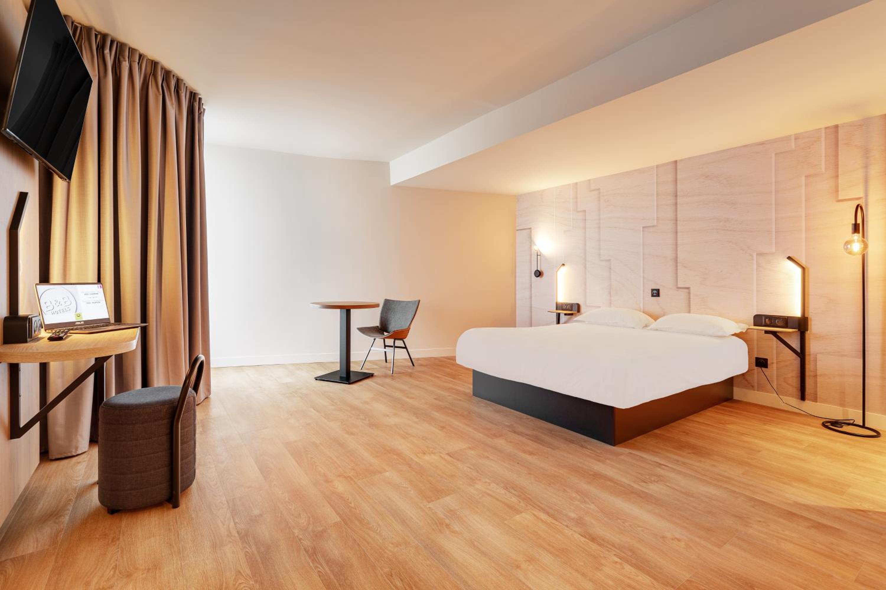 ROOM, DOUBLE BED, ACCESSIBLE