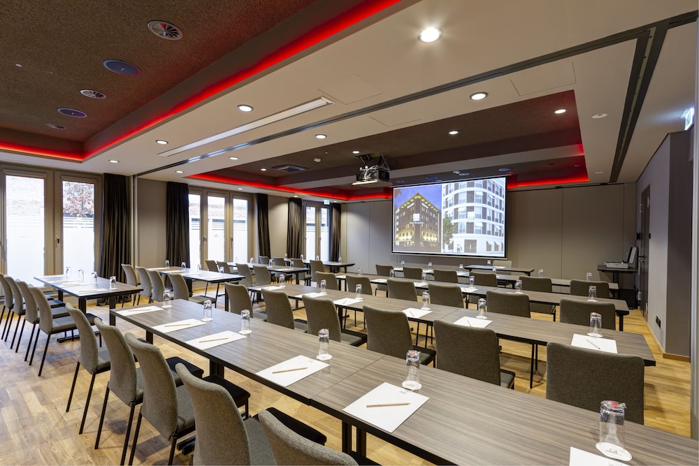 Qube Hotel Bahnstadt 39/49