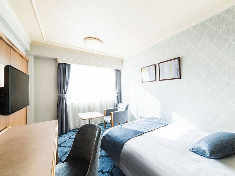 Senri Hankyu Hotel 32/64