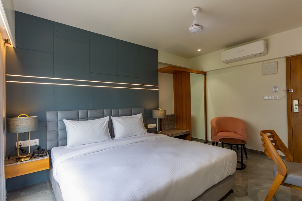 Nalanda Hotel 24/63