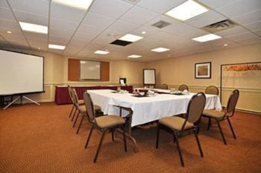 Charlottetown Inn & Conference Centre 52/61