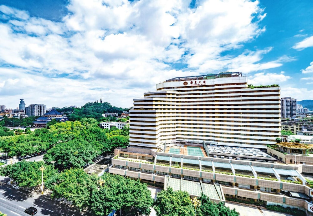 Guangdong Hotel (Sun Yat-sen Memorial Hall Station) 5/73