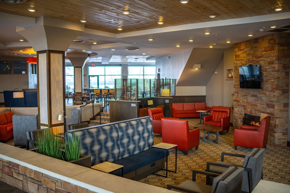 Country Inn and Suites By Radisson Bemidji MN 25/42
