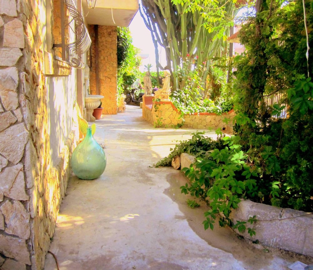 Villa Ambra B&amp;B 42/46