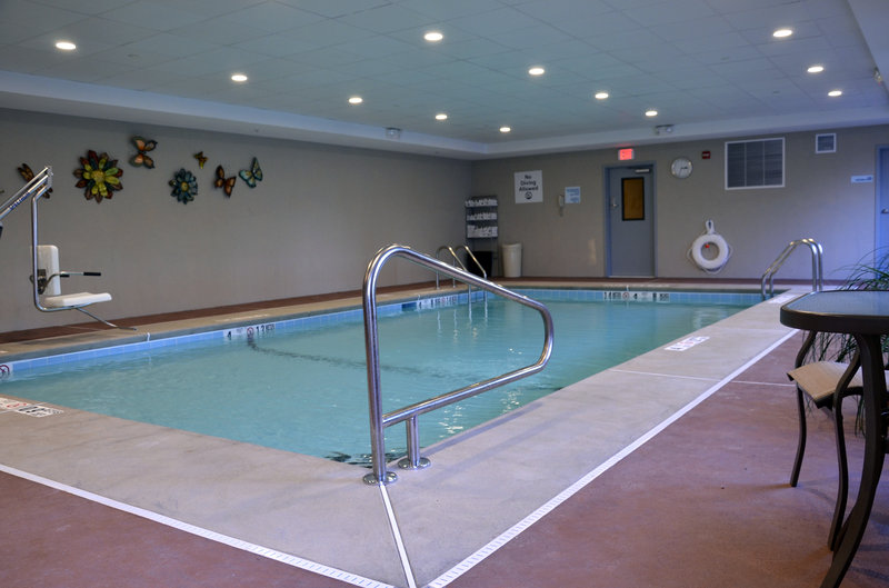 Holiday Inn Express Newington 27/50