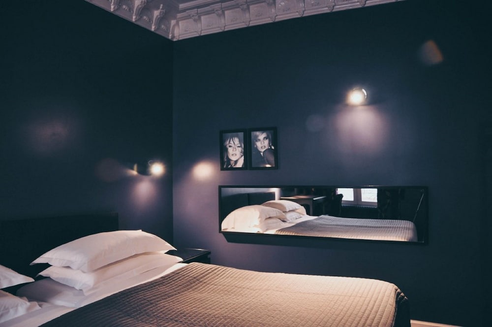 Hotel Noir 33/59