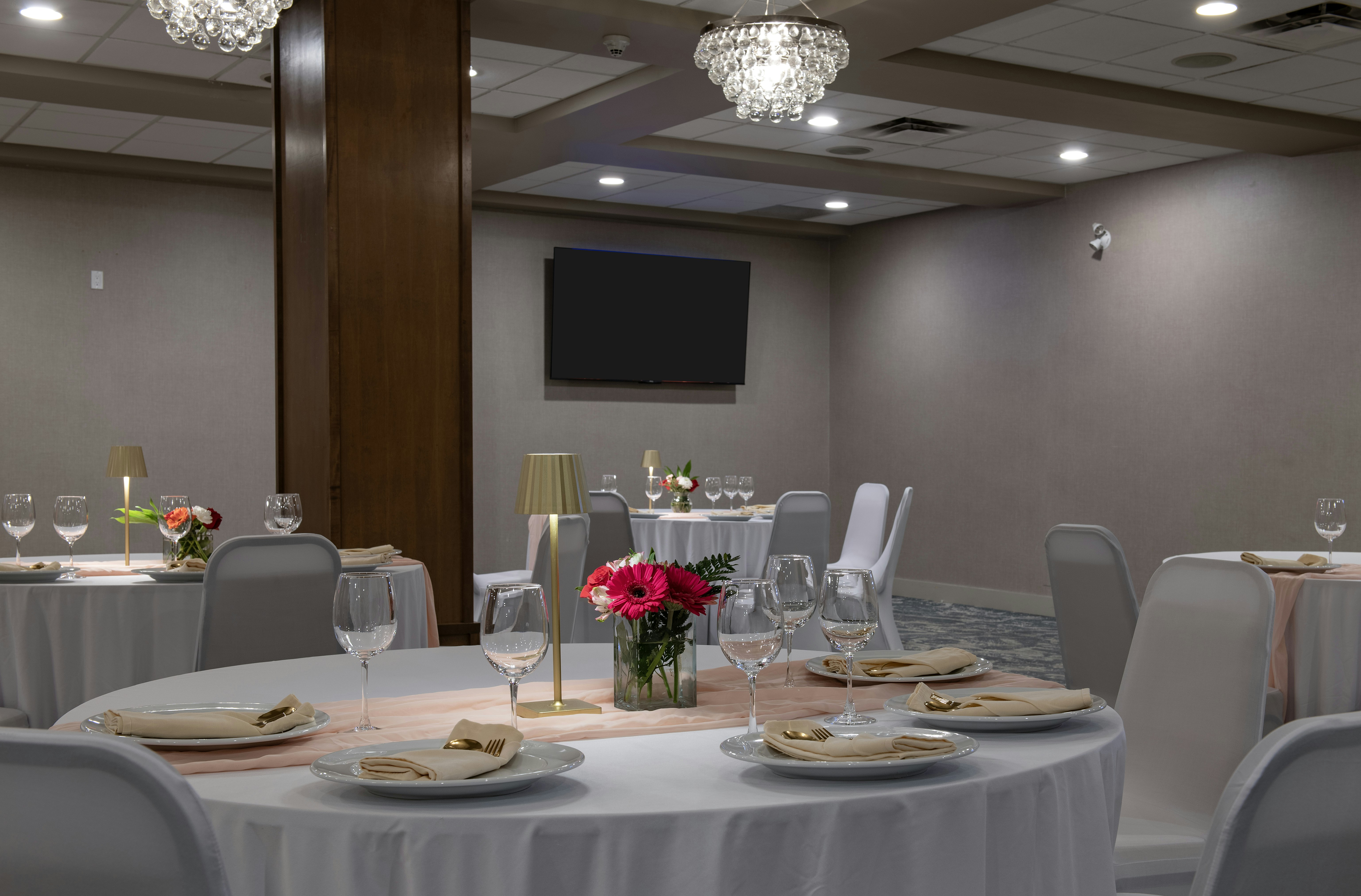 Doubletree By Hilton Kamloops 34/43